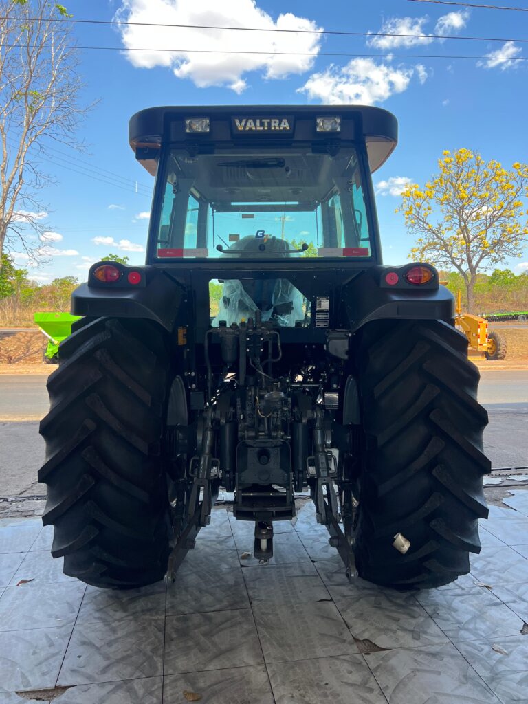 VALTRA BM115 (1)